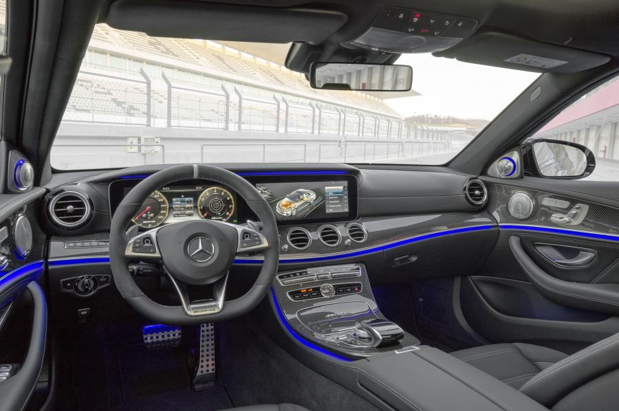 Торпедо Mercedes-AMG E63 S 4Matic 2017 года  (WW) (фото 14 из 52)